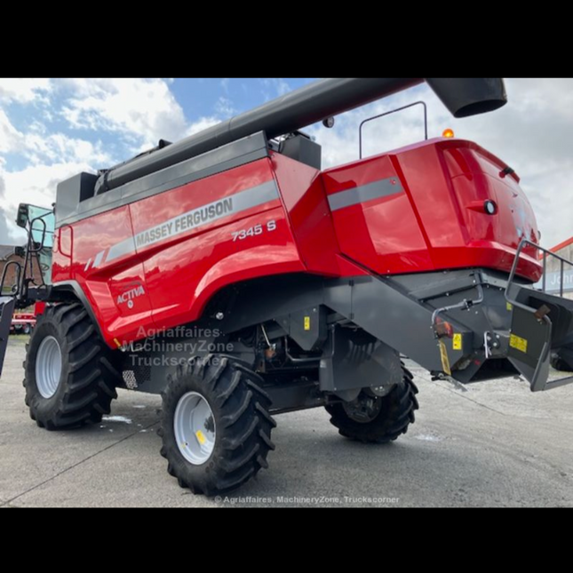 2018 Massey Ferguson 7345S ACTIVA Combine Harvester - 5.49m Cut, 850 Thresher Hours