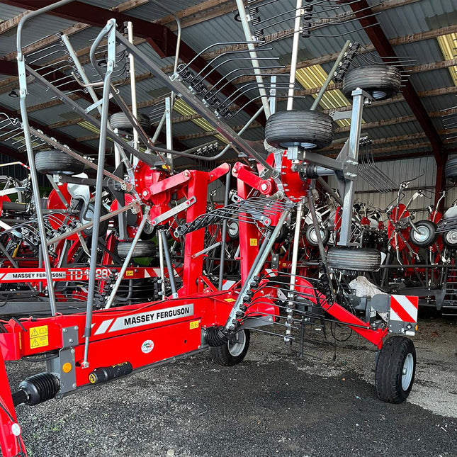 Massey Ferguson 662 Rake – 6.6M Working Width, Twin Rotor System