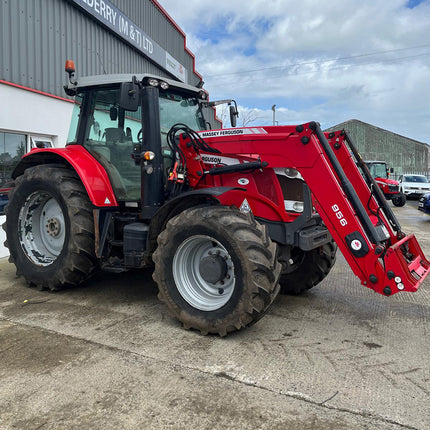 2017 Massey Ferguson 6718 S – 180HP, 50KPH, 5,950 Hours