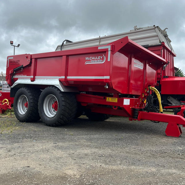 McCauley GP14 Dump Trailer – 14 Ton Capacity, Hydraulic Back Door