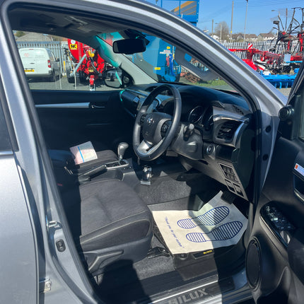 🚙 2022 Toyota Hilux Invincible 2.8L – Low Mileage, One Owner