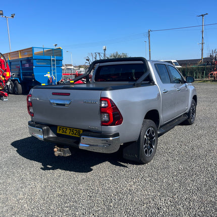 🚙 2022 Toyota Hilux Invincible 2.8L – Low Mileage, One Owner