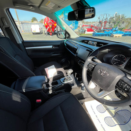 🚙 2022 Toyota Hilux Invincible 2.8L – Low Mileage, One Owner