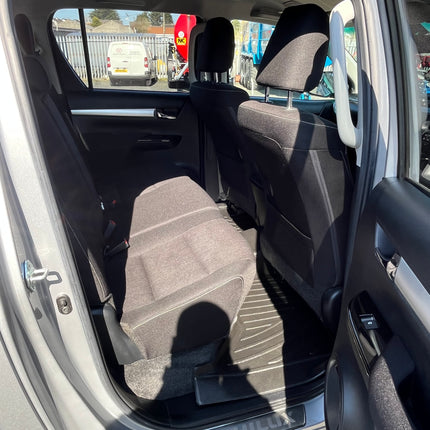 🚙 2022 Toyota Hilux Invincible 2.8L – Low Mileage, One Owner