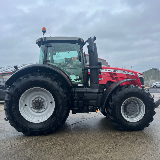 2018 Massey Ferguson 8740 Dyna-VT