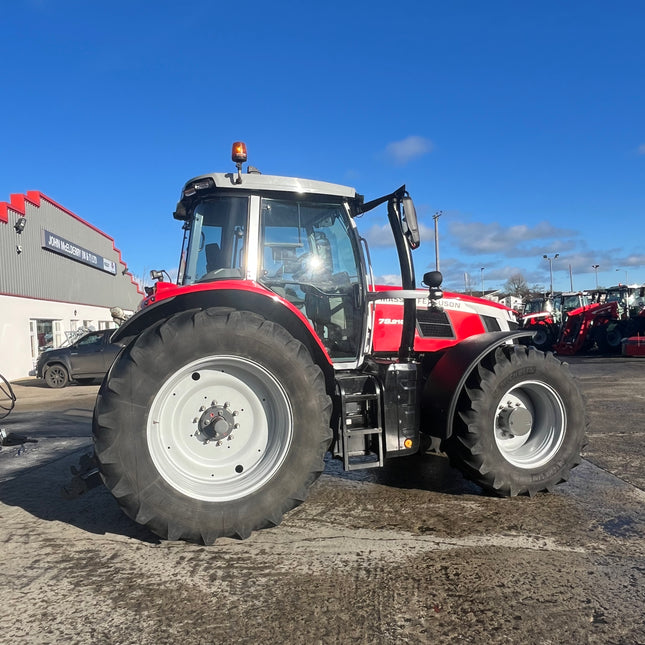 2023 Massey Ferguson 7S.210 Exclusive