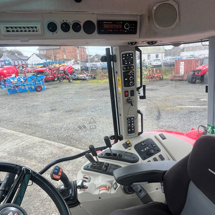 Massey Ferguson 5S.145 – 2022 – 680 Hours – Dyna-4 – Loader – As New