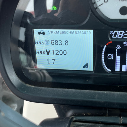 Massey Ferguson 5S.145 – 2022 – 680 Hours – Dyna-4 – Loader – As New