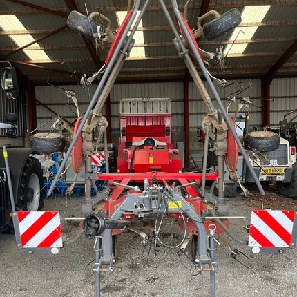 Massey Ferguson 776X Tedder – Ex-Demo, Under 100 Acres Use, As-New Condition