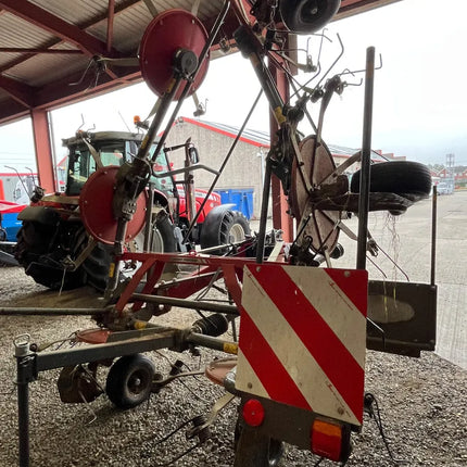Massey Ferguson 776X Tedder – Ex-Demo, Under 100 Acres Use, As-New Condition