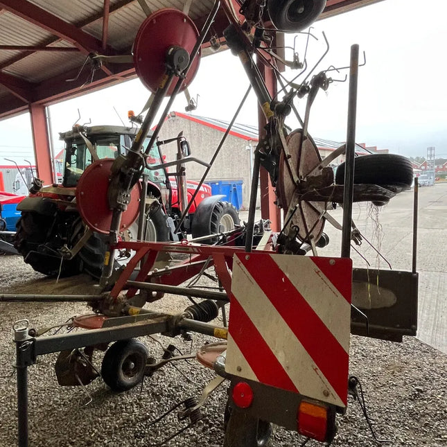 Massey Ferguson 776X Tedder – Ex-Demo, Under 100 Acres Use, As-New Condition