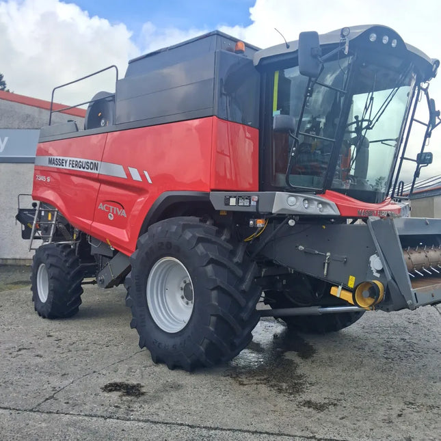 Massey Ferguson Combine – 1250 Engine Hours, Field-Ready, Excellent Condition