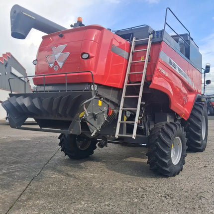 Massey Ferguson Combine – 1250 Engine Hours, Field-Ready, Excellent Condition