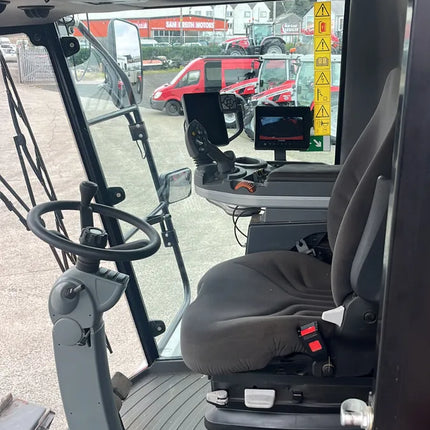 Massey Ferguson Combine – 1250 Engine Hours, Field-Ready, Excellent Condition